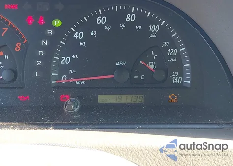 2004 Toyota Camry Le z USA, uszkodzony, nr VIN 4T1BE32K14U848988